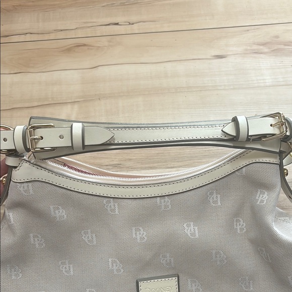 Dooney & Bourke White Shoulder Bag - Picture 8 of 13